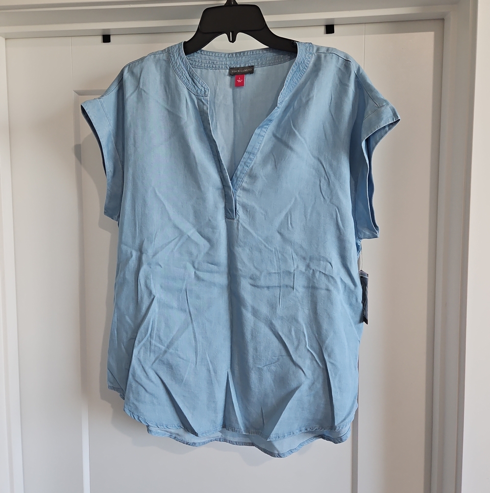 Vince Camuto Light Blue Split-Neck Short Sleeve Blouse